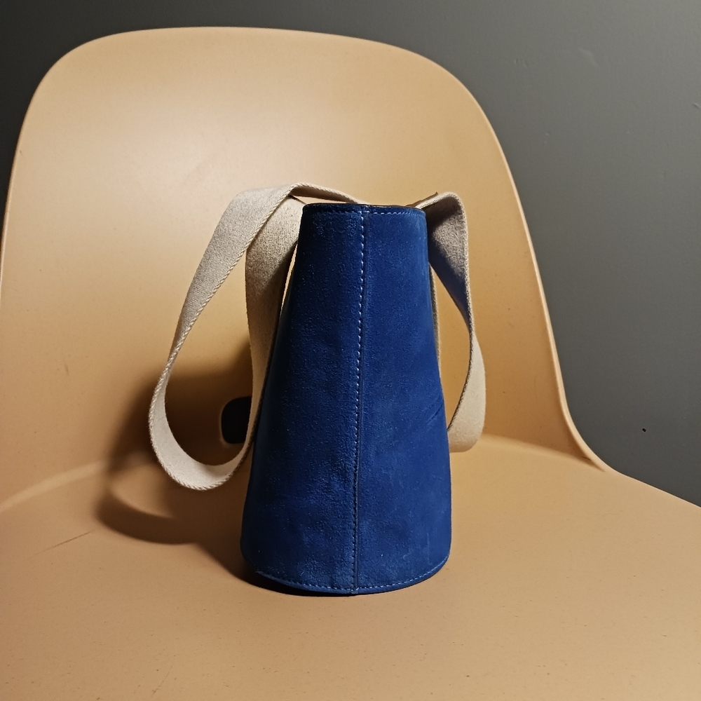 CLOSED royal blue suede crossbody bag - Picture 3 of 12